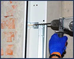 Neighborhood Garage Door Woodmere, NY 516-960-3289 - side-door-repair-t-22-gr-23m